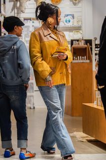 Rihanna feet photo 9