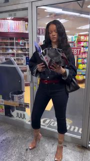 Rihanna feet photo 5