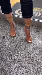 Rihanna feet photo 1