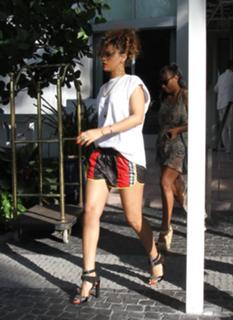 Rihanna feet photo thumbnail