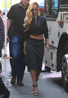 Rihanna feet photo thumbnail