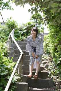 Riho Yoshioka feet photo 18