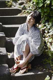 Riho Yoshioka feet photo 13