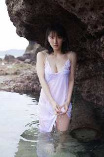 Riho Yoshioka feet photo 11