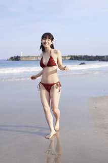 Riho Yoshioka feet photo 5