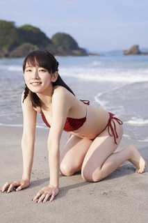 Riho Yoshioka feet photo 2