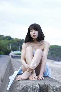 Riho Yoshioka feet photo 15