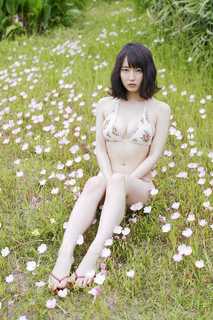 Riho Yoshioka feet photo 7