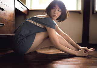 Riho Yoshioka feet photo 13