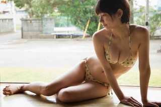 Riho Yoshioka feet photo 4