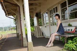 Riho Yoshioka feet photo 1