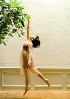 Riho Yoshioka feet photo 4