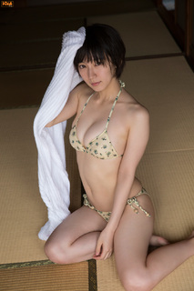 Riho Yoshioka feet photo 17