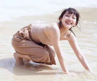 Riho Yoshioka feet photo 14