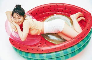 Riho Yoshioka feet photo 13
