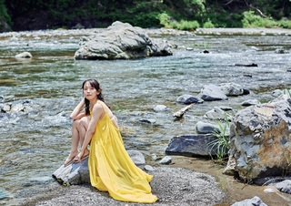 Riho Yoshioka feet photo 5
