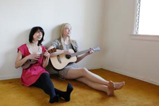 Riki Lindhome feet photo thumbnail