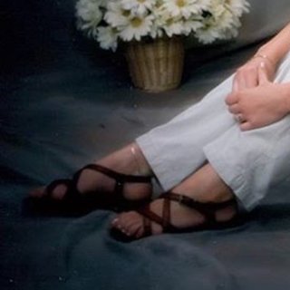 Riki Lindhome feet photo thumbnail