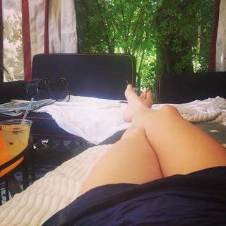 Riki Lindhome feet photo thumbnail