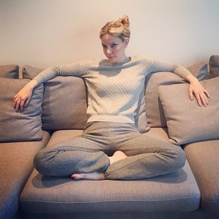 Riki Lindhome feet photo thumbnail