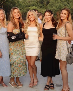 Riley Gaines feet photo thumbnail