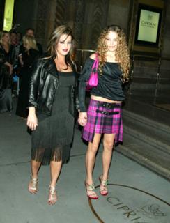 Riley Keough feet photo thumbnail