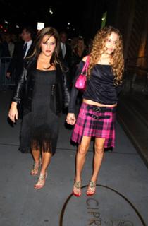 Riley Keough feet photo thumbnail