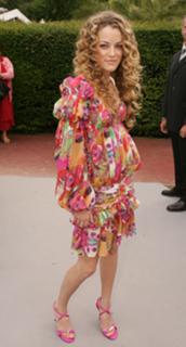 Riley Keough feet photo thumbnail
