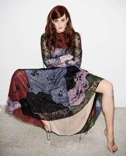 Riley Keough feet photo thumbnail