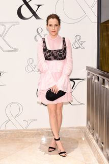 Riley Keough feet photo thumbnail