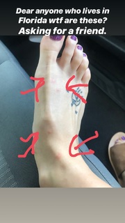 Riley Keough feet photo thumbnail