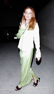 Riley Keough feet photo thumbnail