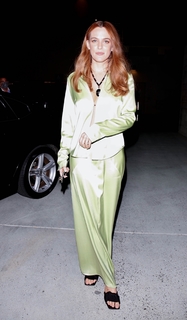 Riley Keough feet photo thumbnail