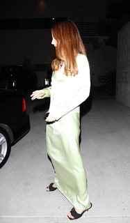 Riley Keough feet photo thumbnail