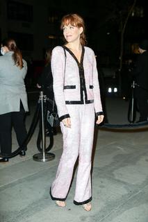 Riley Keough feet photo thumbnail