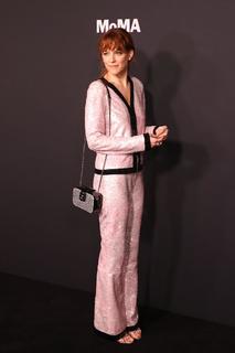 Riley Keough feet photo thumbnail