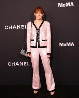 Riley Keough feet photo thumbnail