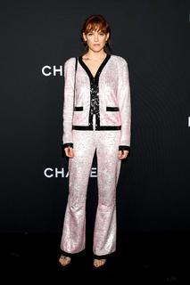 Riley Keough feet photo thumbnail