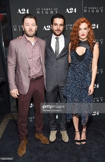 Riley Keough feet photo thumbnail