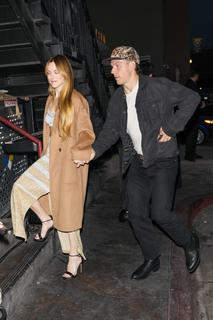 Riley Keough feet photo thumbnail