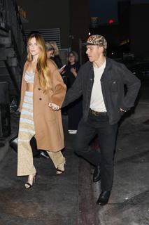 Riley Keough feet photo thumbnail