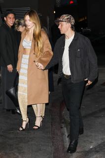 Riley Keough feet photo thumbnail