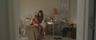 Riley Keough feet photo thumbnail