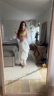 Riley Keough feet photo thumbnail