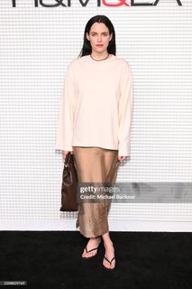 Riley Keough feet photo thumbnail