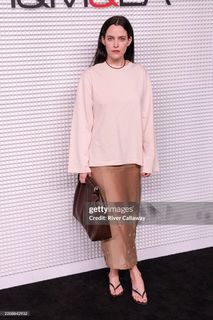 Riley Keough feet photo thumbnail