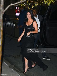 Riley Keough feet photo thumbnail