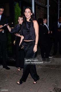 Riley Keough feet photo thumbnail