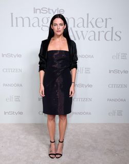 Riley Keough feet photo thumbnail