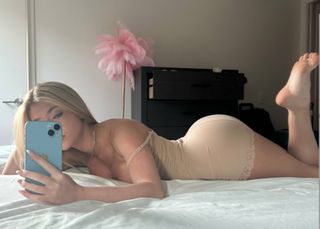 Riley Mae Lewis feet photo 4